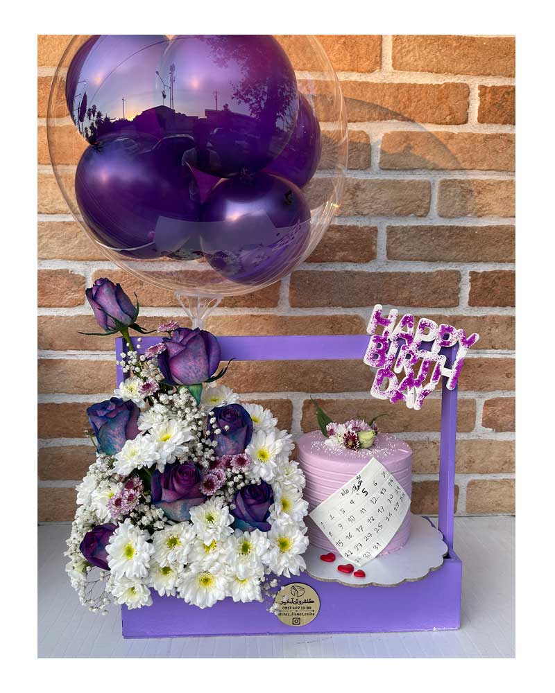 باکس گل و کیک تولد